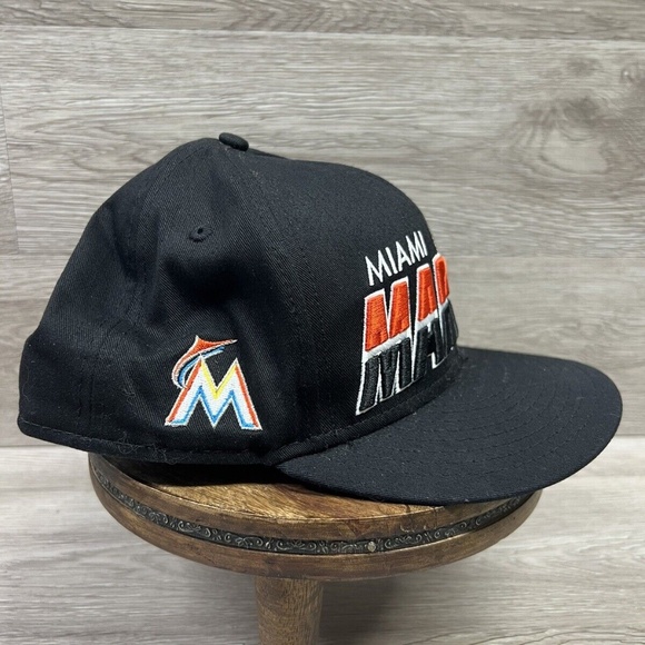 Miami Marlins Spell Out MLB New Era Baseball Cap Hat 9FIFTY Fitted Hat Black M-L - Picture 2 of 11